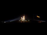 Raketopln Discovery STS-133 na ramp 39A krtce ped startem (23.02.2011)