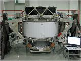Spektrometr AMS-02 pi pedstartovn pprav na KSC (bezen 2011)