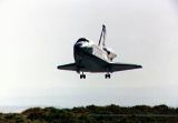 Pistn Columbie STS-40 na RW-22 Edwards AFB (14.06.1991)