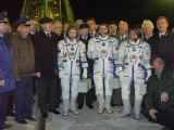 Posdka Sojuzu TMA-5 ped startem (14.10.2004)
