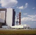 Pevoz rakety Saturn IB s ASTP z VAB na rampu