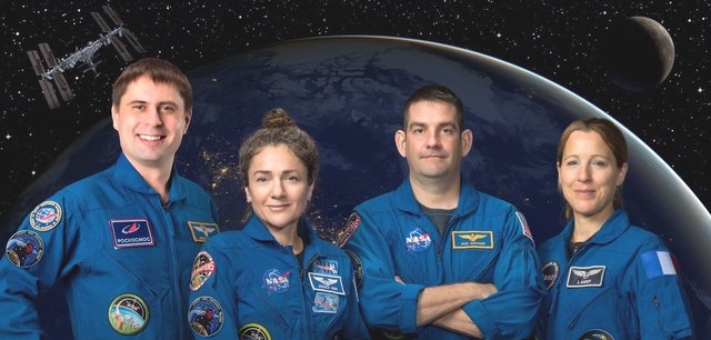 Pos�dka SpX Crew-12 (zleva: Fe�ajev, Meirov�, Hathaway,Adenotov�)