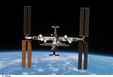Stanice ISS pi odletu raketoplnu Atlantis STS-117 (19.06.2007)