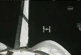 Pi odletu raketoplnu vypadala ISS trochu jako TIE fighter ze Star Wars (19.06.2007)