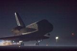Non pistn raketoplnu Endeavour STS-123 na KSC (27.03.2008)