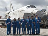 Posdka STS-131 po pistn na KSC (20.04.2010)
