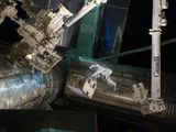 Fossum pen zazen RRA pi vstupu do kosmu bhem STS-135 (12.07.2011)