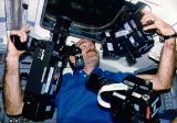 Pilot Gardner s kamerami na letov palub Atlantisu (06.12.1988)