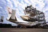 Nakldn Atlantisu na B-747 ped OMDP
