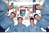 Tradin skupinov fotografie posdky STS-88 (15.12.1998)