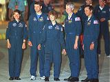 Posdka STS-93 po pistn na KSC (28.07.1999)