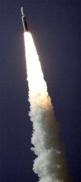 Start poslednho exemple rakety Titan 4B ze startovnho komplexu SLC-4E, Vandenberg AFB, se uskutenil dne 19. 10. 2005