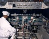 Pilotní kabina raketoplánu Atlantis s MEDS