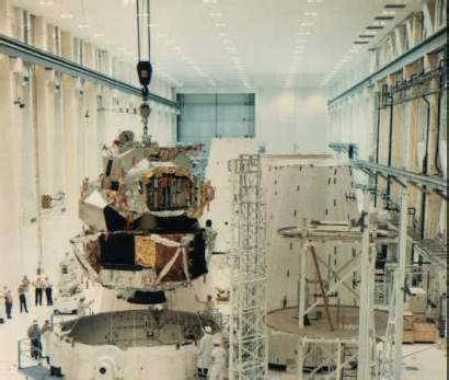 Mont LM-1 do adaptra pre Saturn V. LM nem pristvacie nohy, kee letel bez posdky a nemal pristva na Mesiaci.