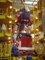 Předstartovní příprava Sojuzu TMA-2 na Bajkonuru (18.04.2003)