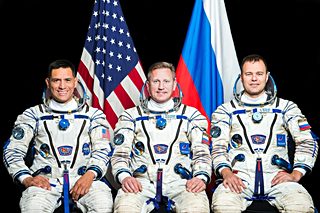 Posádka Sojuzu MS-22 (zleva: Rubio, Prokopjev, Petelin)