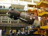 Předstartovní příprava lodi Sojuz TM-32 (22.04.2001)