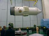 Předstartovní příprava kosmické lodi na Bajkonuru (17.10.2001)