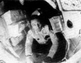 Prakticky čtyřiadvacet hodin před startem jmenoval Chester Lee náhradníka Johna Swigerta členem posádky Apolla 13 - a ten se osvědčil