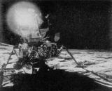Odraz Slunce na povrchu měsíčního modulu 