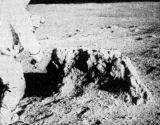 Shepard u balvanu na cestě ke kráteru Cone 