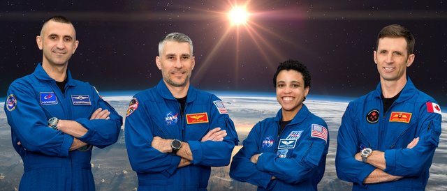 Pos�dka SpX Crew-13 (zleva: Teterjatnikov, Delaney, Watkinsov�, Kutryk)