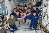 Společná fotografie posádek na ISS (24.03.3008)