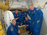 Posádka STS-129 při TCDT (03.11.2009)