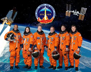 Posádka STS-133