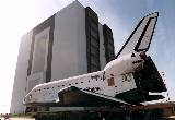 Převoz orbiteru Atlantis z OPF do VAB pro let STS-71
