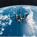 Mir při odletu Discovery STS-91 (08.06.1998)