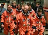 Pchod posdky STS-91 ke startu (02.06.1998)