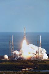 Start sondy New Horizons z CC raketou Atlas 551 (19.01.2006)